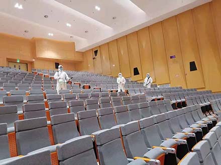 西安一名男子上卫生间,偶遇老鼠从马桶蹦出,结果